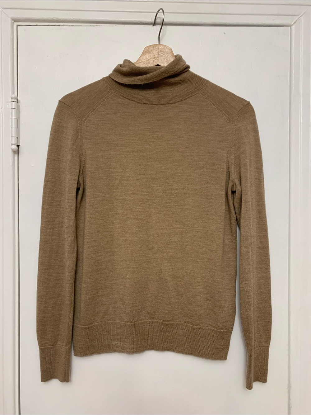 Banana Republic 100% Merino Wool Brown Turtleneck Sweater